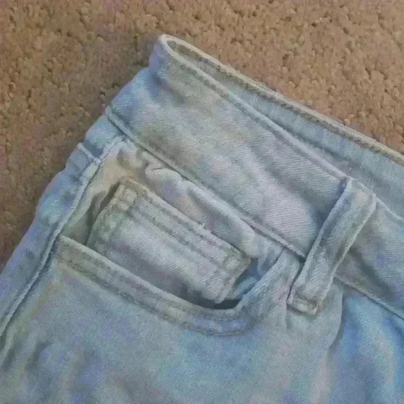 CELLO DISTRESSED/FRAYED HEM JEANS SIZE 5 (JUNIORS) - Picture 7 of 16